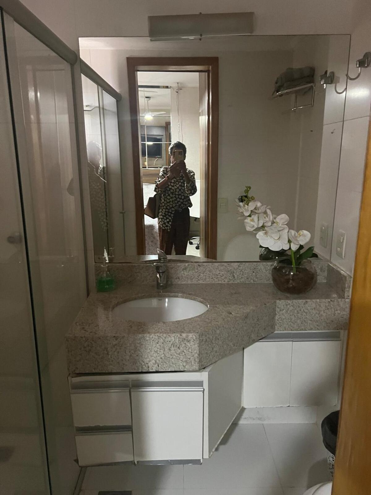 Elegancia & Conforto Flat Mobiliado Goiânia Buitenkant foto